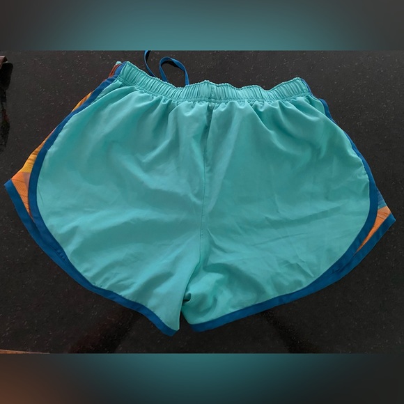 Nike Shorts - Picture 3 of 7